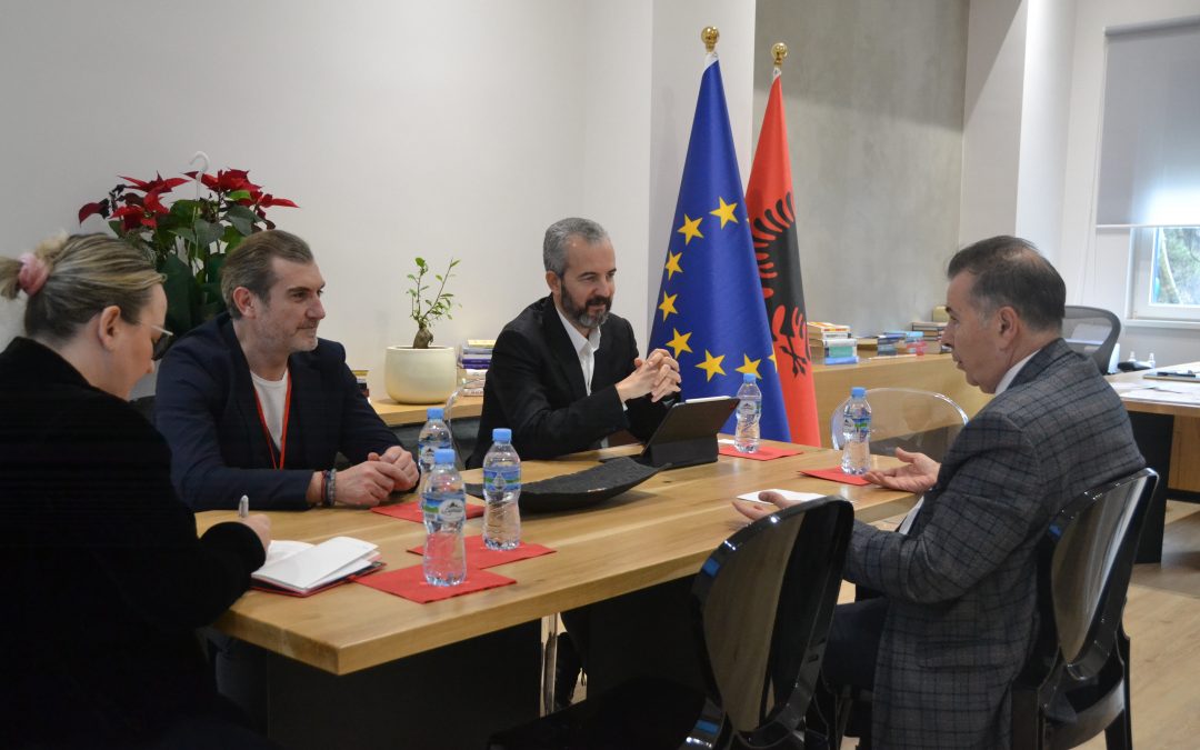 Edukimi zgjedhor për pakicat kombëtare – Celibashi takon Ambasadorin e Maqedonisë së Veriut