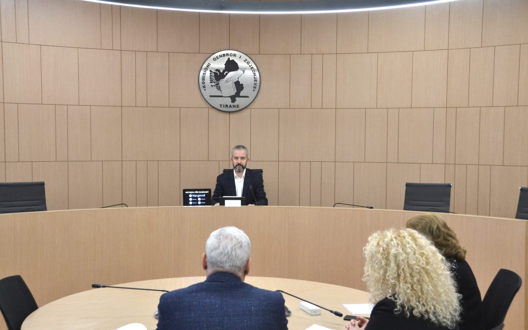 Komisioneri i jep mandatin e deputetit të Kuvendit të Shqipërisë, z. Plarent Ndreca