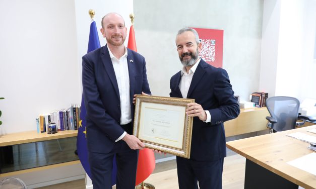 KSHZ takon Ambasadorin e Mbretërisë së Bashkuar